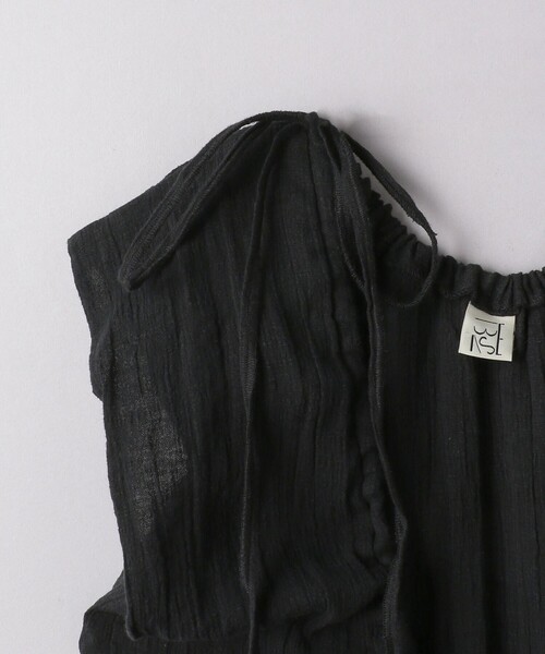 BASERANGE（ベースレンジ）の「＜BASERANGE＞ギャザー ノースリーブ ワンピース（ワンピース・レディース・ブラック・XS）」の4枚目の写真