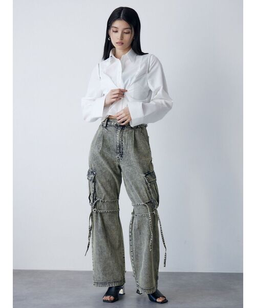 MURUA(ムルーア)の「ストリングデニムカーゴパンツ(デニムパンツ・レディース・ブラック/ブルー・2/1)」の18枚目の写真