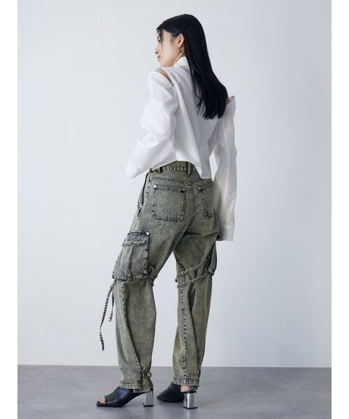 MURUA(ムルーア)の「ストリングデニムカーゴパンツ(デニムパンツ・レディース・ブラック/ブルー・2/1)」の15枚目の写真