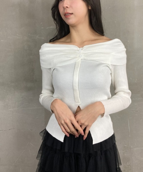 tolene(トレネ)の「オフショルダー ボーダー 肩出し ニットプルオーバー(ニット/セーター・レディース・ブラック/ホワイト×ブラック/ホワイト・FREE)」の5枚目の写真