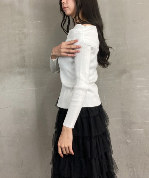 tolene(トレネ)の「オフショルダー ボーダー 肩出し ニットプルオーバー(ニット/セーター・レディース・ブラック/ホワイト×ブラック/ホワイト・FREE)」の11枚目の写真