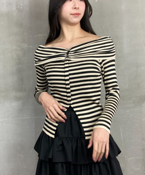 tolene(トレネ)の「オフショルダー ボーダー 肩出し ニットプルオーバー(ニット/セーター・レディース・ブラック/ホワイト×ブラック/ホワイト・FREE)」の13枚目の写真