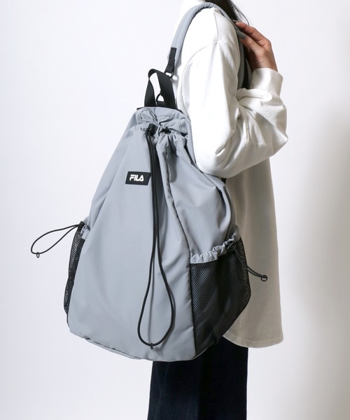 FILA(フィラ)の「FILA/フィラ ロゴ ワンポイントワッペン 2Way ナイロン ドローコード ナップサック/ワンショルダーバッグ/バックパック リュック/レディース メンズ(バックパック/リュック・レディース・ベージュ/グレー/ブラック・FREE)」の13枚目の写真