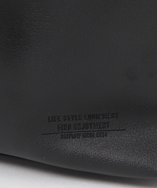 BAYFLOW（ベイフロー）の「アミコミハンドルPU巾着バッグ（ユニセックス）（ショルダーバッグ・メンズ・ナチュラル/ブラウン/ブラック・FREE）」の19枚目の写真