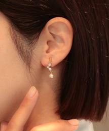 NOIR DE POUPEE｜ノワールドプーペのイヤリング（ゴールド/金色