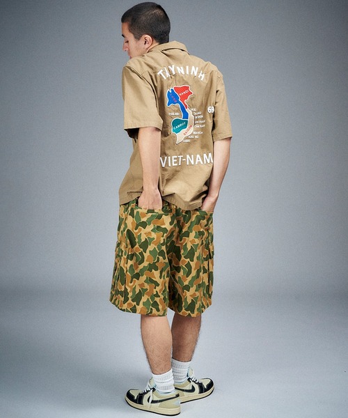 Universal Style Wear(ユニバーサルスタイルウェア)の「Universal Style Wear ベト ファティーグ シャツ(シャツ/ブラウス・メンズ・オフホワイト/ブルー/ブラック/ベージュ・MEDIUM/LARGE/X-LARGE)」の9枚目の写真