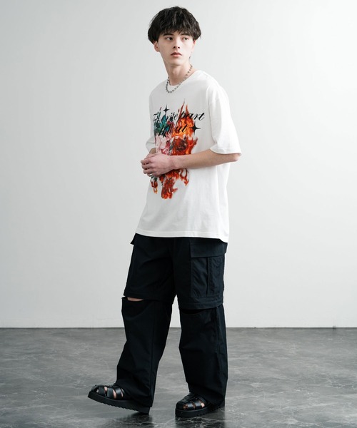 Rocky Monroe(ロッキーモンロー)の「オーバーサイズ ファイヤーフラワーグラフィックプリントクルーネック半袖Tシャツ(Tシャツ/カットソー・メンズ・ブラック/ホワイト・XL/L/M)」の6枚目の写真