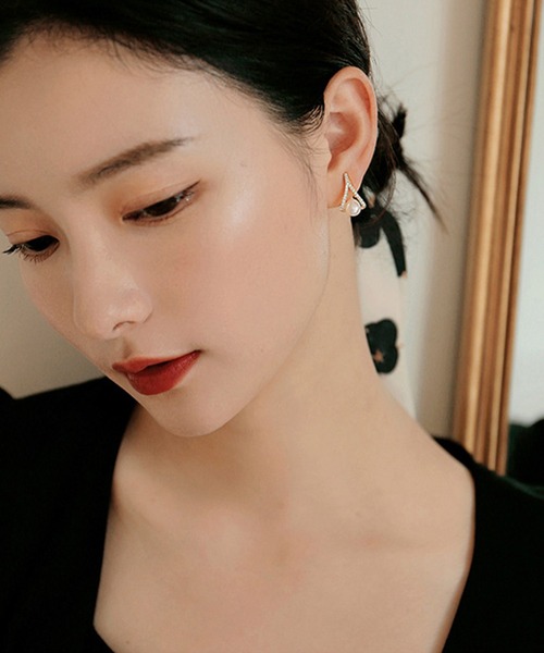 blackdia ocean(ブラックダイヤオーシャン)の「blackdia ocean パールドロップラインピアス/イヤリング(ピアス(両耳用)・レディース・ゴールド系その他/ゴールド・FREE)」の3枚目の写真
