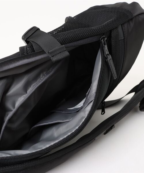 Ficce,Brave(フィセブレイブ)の「【Ficce Brave/フィセブレイブ】 ボディバッグ(ボディバッグ/ウエストポーチ・メンズ・ネイビー/ブラック/カーキ・FREE)」の6枚目の写真