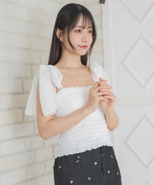 ems excite(エムズエキサイト)の「肩リボンシャーリングキャミ(キャミソール・レディース・ピンク/オフホワイト/ブラック・FREE)」の12枚目の写真