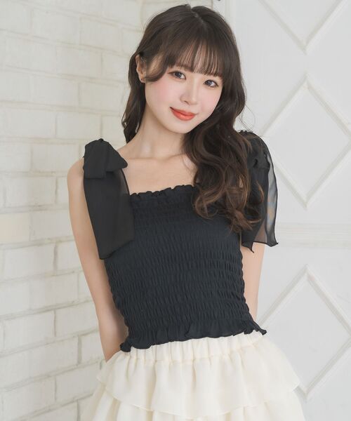 ems excite(エムズエキサイト)の「肩リボンシャーリングキャミ(キャミソール・レディース・ピンク/オフホワイト/ブラック・FREE)」の16枚目の写真