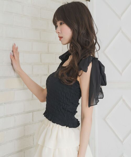 ems excite(エムズエキサイト)の「肩リボンシャーリングキャミ(キャミソール・レディース・ピンク/オフホワイト/ブラック・FREE)」の18枚目の写真