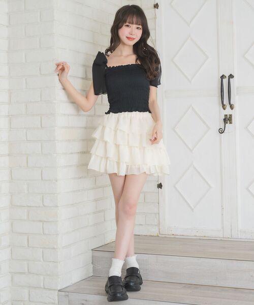 ems excite(エムズエキサイト)の「肩リボンシャーリングキャミ(キャミソール・レディース・ピンク/オフホワイト/ブラック・FREE)」の20枚目の写真