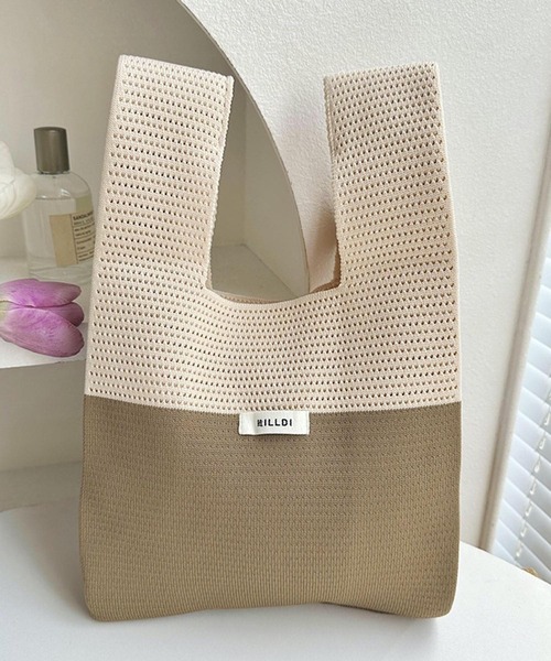 VIBGYOR(ヴィブジョー)の「urbanfemine./バイカラーニットミニバッグ U7434(ハンドバッグ・レディース・オレンジ/ベージュ/パープル/ホワイト/ピンク/グリーン/ブルー/ダークグリーン/ブラウン・FREE)」の3枚目の写真