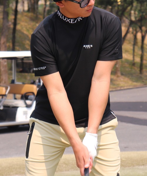 LUXE/R GOLF(ラグジュ ゴルフ)の「(RM)【LUXE/R GOLF】COOL & DRY ストレッチ スムース ロゴ ジャガード モックネック Tシャツ(Tシャツ/カットソー・メンズ・カーキ/オフホワイト/ブラック/チャコールグレー・MEDIUM/XXX-LARGE/XX-LARGE/X-LARGE/LARGE)」の2枚目の写真