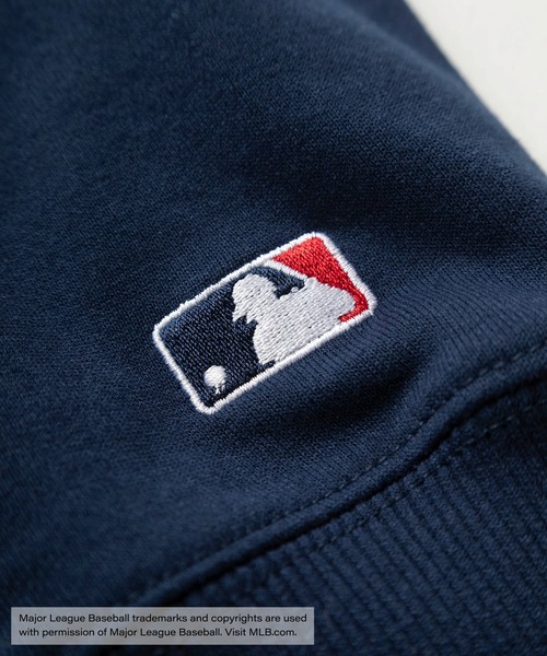 MLB（メジャーリーグベースボール）の「【0】【MAJOR LEAGUE BASEBALL/メジャーリーグベースボール】MLB 4TEAM LOGO ビッグワッペン刺繍デザイン クルーネックスウェット/ビッグシルエット（スウェット・メンズ・グレー/チャコールグレー/ダークブルー/ダークネイビー・XL/L/M）」の6枚目の写真