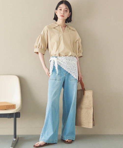 Doux archives（ドゥアルシーヴ）の「ビッグカラースキッパーブラウス（シャツ/ブラウス・レディース・ベージュ/ブラウン/チャコールグレー・38）」の4枚目の写真