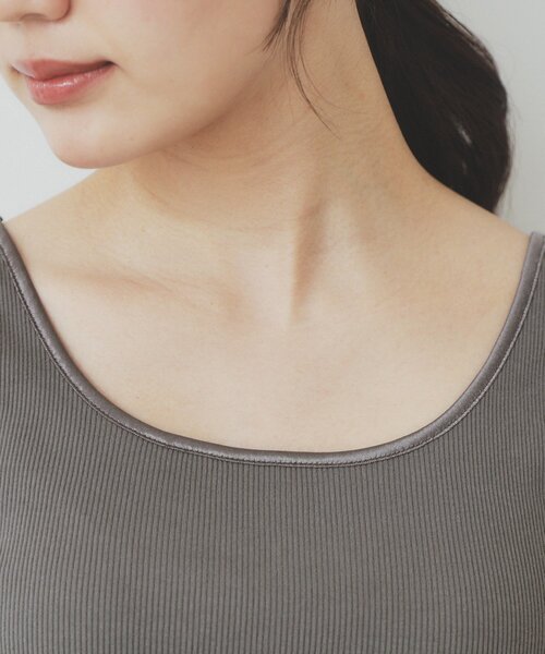 index(インデックス)の「前後2WAY サテンパイピングリブタンクトップ【洗濯機洗い可】(タンクトップ・レディース・ブラック/チャコールグレー/オフホワイト/ゴールド系5/シルバー系5・00)」の21枚目の写真