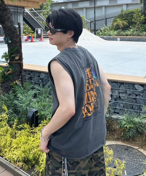 ADAMASTE(アダマスト)の「cutoff graphic pigment sleeveless T-shirt - カットオフグラフィックピグメントノースリーブ(Tシャツ/カットソー・メンズ・ブラック系その他/ブラック系その他2・MEDIUM/LARGE)」の16枚目の写真