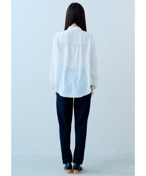IEDIT（イディット）の「ＩＥＤＩＴ　シックに着こなすボウタイブラウス（シャツ/ブラウス・レディース・ホワイト/ブルー・M/L/LL/S/3L/4L）」の9枚目の写真