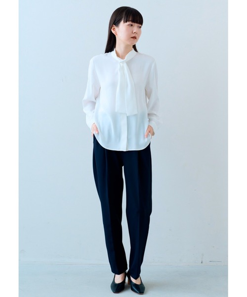 IEDIT（イディット）の「ＩＥＤＩＴ　シックに着こなすボウタイブラウス（シャツ/ブラウス・レディース・ホワイト/ブルー・M/L/LL/S/3L/4L）」の15枚目の写真
