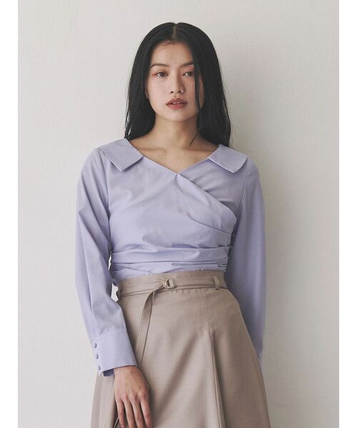 TONAL(トーナル)の「スキッパータックカシュクールブラウス(シャツ/ブラウス・レディース・オフホワイト/ブルー/ベビーピンク・MEDIUM)」の4枚目の写真
