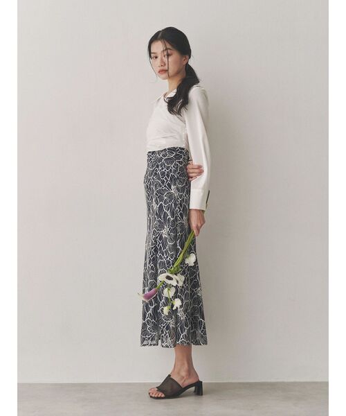 TONAL(トーナル)の「スキッパータックカシュクールブラウス(シャツ/ブラウス・レディース・オフホワイト/ブルー/ベビーピンク・MEDIUM)」の12枚目の写真