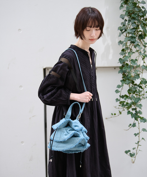 Ampersand(アンパサンド)の「【Ampersand / アンパサンド】Denim frilr bag ME-24006/デニムフリルバッグ/デニム/フリル【WEB限定】(ショルダーバッグ・レディース・ライトブルー/ネイビー・フリー)」の11枚目の写真