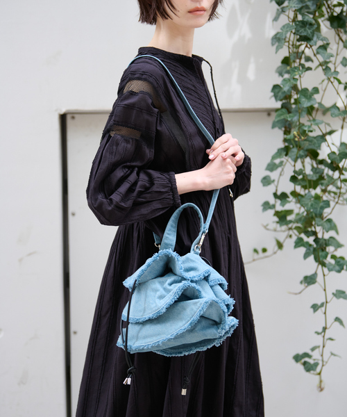 Ampersand(アンパサンド)の「【Ampersand / アンパサンド】Denim frilr bag ME-24006/デニムフリルバッグ/デニム/フリル【WEB限定】(ショルダーバッグ・レディース・ライトブルー/ネイビー・フリー)」の14枚目の写真