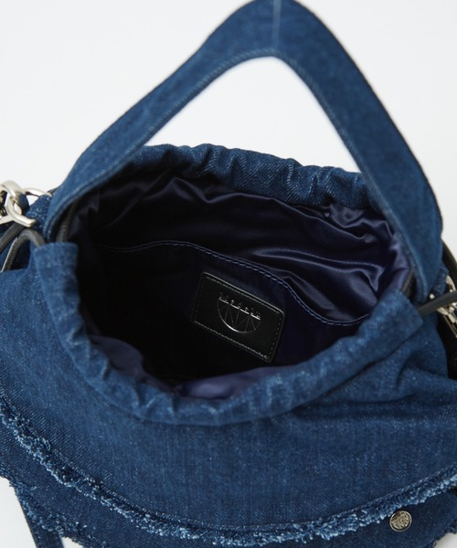 Ampersand(アンパサンド)の「【Ampersand / アンパサンド】Denim frilr bag ME-24006/デニムフリルバッグ/デニム/フリル【WEB限定】(ショルダーバッグ・レディース・ライトブルー/ネイビー・フリー)」の9枚目の写真