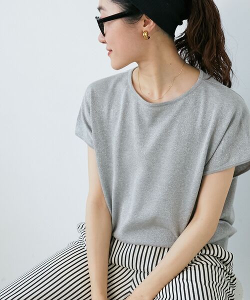 le.coeur blanc(ルクールブラン)の「《手洗い可能》フレンチスリーブラメニット(ニット/セーター・レディース・グレー/ラベンダー/ベージュ・38)」の2枚目の写真