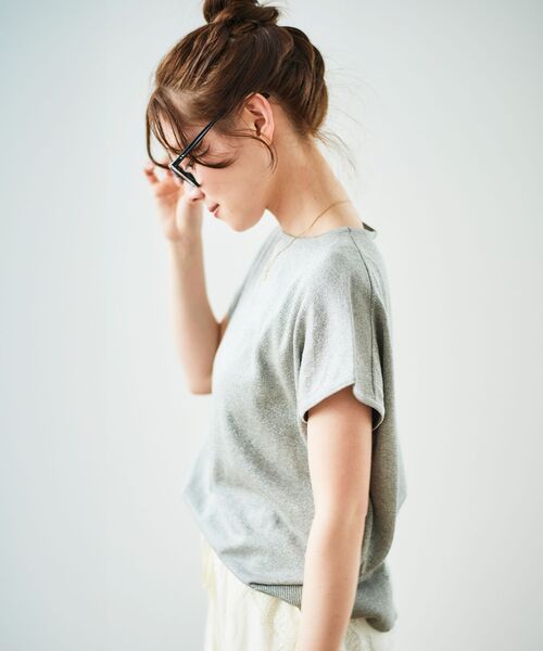 le.coeur blanc(ルクールブラン)の「《手洗い可能》フレンチスリーブラメニット(ニット/セーター・レディース・グレー/ラベンダー/ベージュ・38)」の7枚目の写真