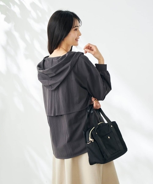 a.v.v(アーヴェヴェ)の「バックフレアシアーパーカー(パーカー・レディース・チャコールグレー/ネイビー/ホワイト・34/36/40/38/42)」の2枚目の写真