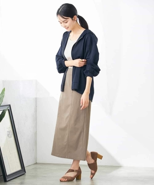 a.v.v(アーヴェヴェ)の「バックフレアシアーパーカー(パーカー・レディース・チャコールグレー/ネイビー/ホワイト・34/36/40/38/42)」の12枚目の写真