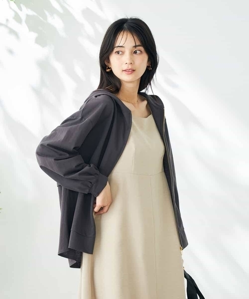 a.v.v(アーヴェヴェ)の「バックフレアシアーパーカー(パーカー・レディース・チャコールグレー/ネイビー/ホワイト・34/36/40/38/42)」の21枚目の写真