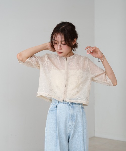 Bab(バブ)の「フロントホック刺繍ブラウスジャケット(ノーカラージャケット・レディース・アイボリー/ブラック・M)」の6枚目の写真