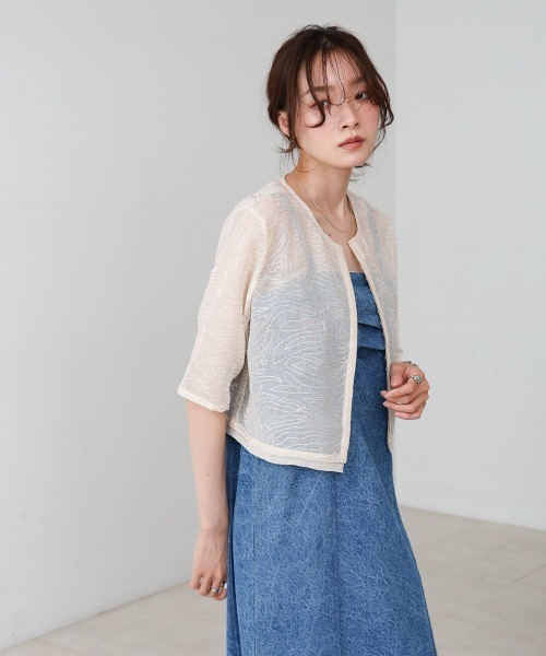 Bab(バブ)の「フロントホック刺繍ブラウスジャケット(ノーカラージャケット・レディース・アイボリー/ブラック・M)」の3枚目の写真