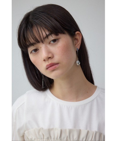 AZUL by moussy(アズールバイマウジー)の「クリアメタルアシンメトリーピアス(ピアス(両耳用)・レディース・シルバー/ゴールド系その他・FREE)」の4枚目の写真
