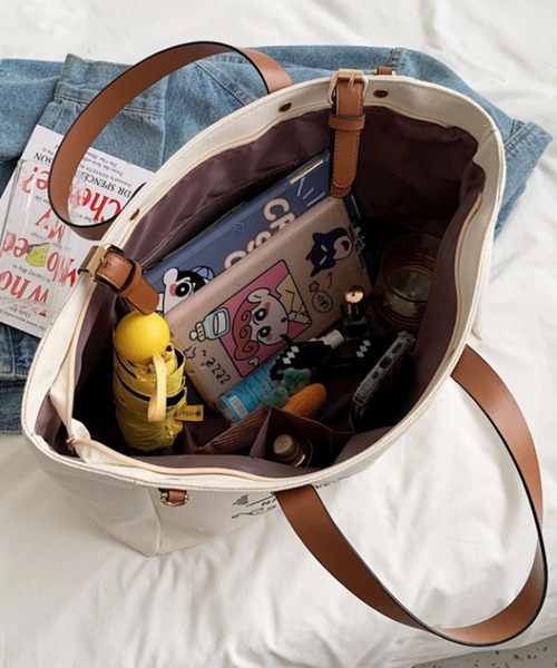 florist（フローリスト）の「2WAY ポイントレザー×キャンバスプリントトートバッグ/ショルダーバッグ（トートバッグ・レディース・ライトブルー/ブラック/ベージュ/ホワイト・FREE）」の7枚目の写真