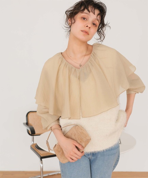 titivate(ティティベイト)の「Vネックオーバーサイズシャギーニットベスト(ベスト・レディース・グレイッシュベージュ/ライトピンク/アイボリー/ブラック/ダークブラウン/ブルー・M/S)」の2枚目の写真