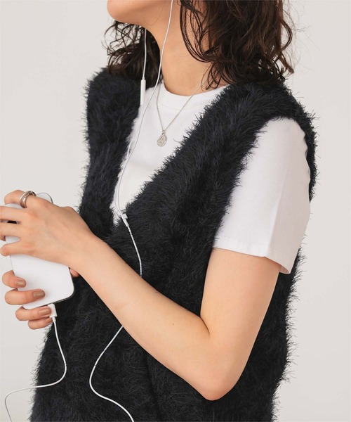 titivate(ティティベイト)の「Vネックオーバーサイズシャギーニットベスト(ベスト・レディース・グレイッシュベージュ/ライトピンク/アイボリー/ブラック/ダークブラウン/ブルー・M/S)」の15枚目の写真