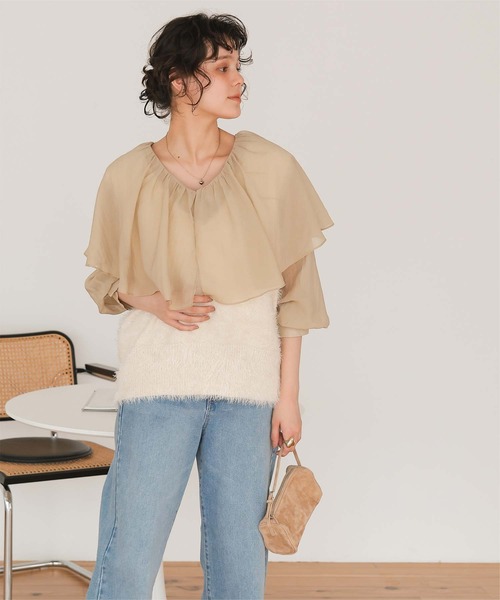 titivate(ティティベイト)の「Vネックオーバーサイズシャギーニットベスト(ベスト・レディース・グレイッシュベージュ/ライトピンク/アイボリー/ブラック/ダークブラウン/ブルー・M/S)」の12枚目の写真