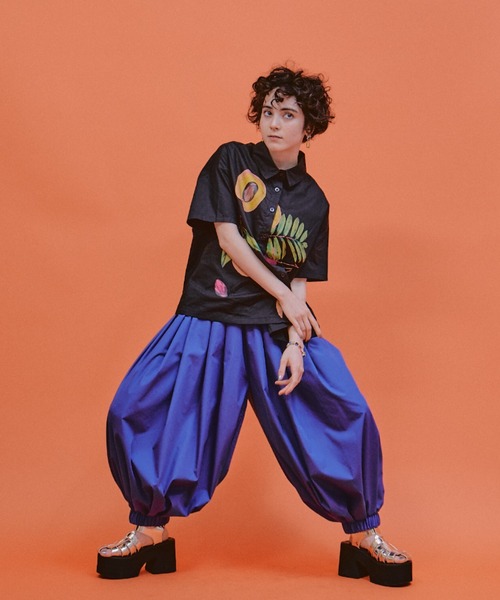 manana suerte（マニャーナスエルテ）の「ボリュームサーカスパンツ（その他パンツ・レディース・ブルー/ブラック/オリーブ・FREE）」の4枚目の写真