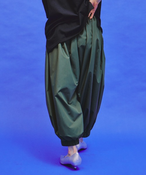 manana suerte（マニャーナスエルテ）の「ボリュームサーカスパンツ（その他パンツ・レディース・ブルー/ブラック/オリーブ・FREE）」の13枚目の写真