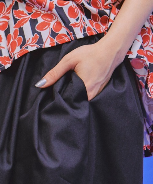 manana suerte（マニャーナスエルテ）の「ボリュームサーカスパンツ（その他パンツ・レディース・ブルー/ブラック/オリーブ・FREE）」の17枚目の写真