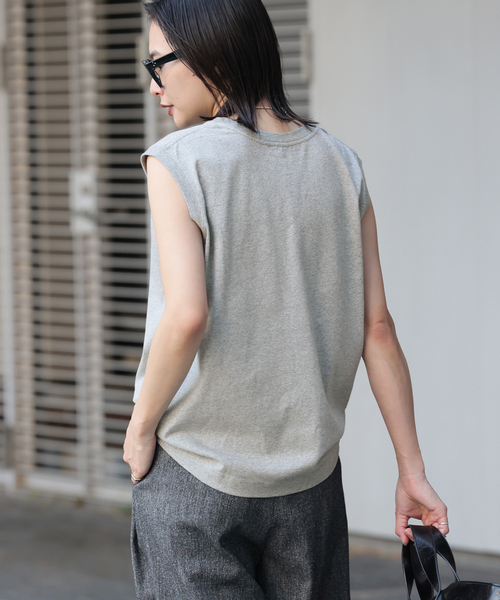 JOURNAL STANDARD(ジャーナルスタンダード)の「《追加3》汗ジミ防止天竺ノースリーブ(Tシャツ/カットソー・レディース・ホワイト/ブラック系その他/チャコールグレー・FREE)」の21枚目の写真