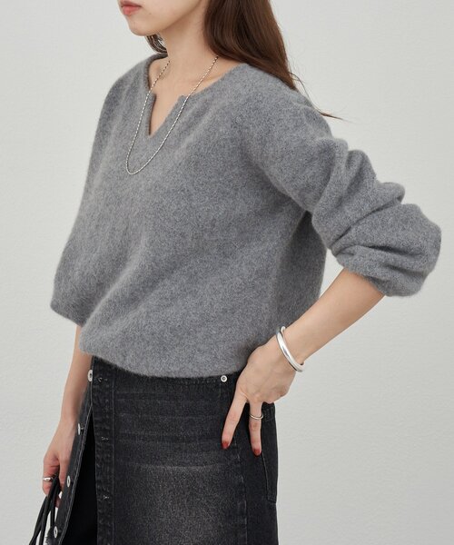 SHENERY（シーナリー）の「ファーウールキーネックニット（ニット/セーター・レディース・グレー/オフホワイト/ピンク・FREE）」の6枚目の写真