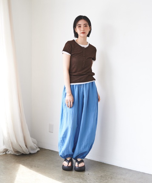 FMiBL(ファミル)の「ハーフスリーブヘンリーネックトップス(Tシャツ/カットソー・レディース・イエロー/ブラウン/ブルー・FREE)」の13枚目の写真