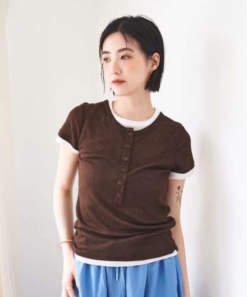 FMiBL(ファミル)の「ハーフスリーブヘンリーネックトップス(Tシャツ/カットソー・レディース・イエロー/ブラウン/ブルー・FREE)」の4枚目の写真