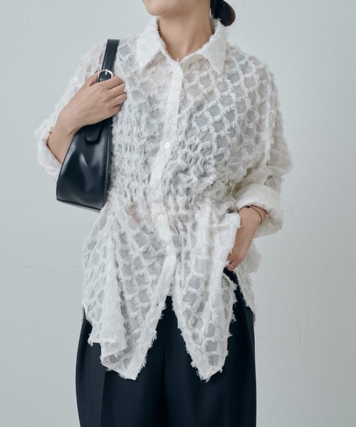 Lui's（ルイス）の「ジャガードシャーロリングブラウス（シャツ/ブラウス・レディース・オフホワイト/ブラック・FREE）」の2枚目の写真